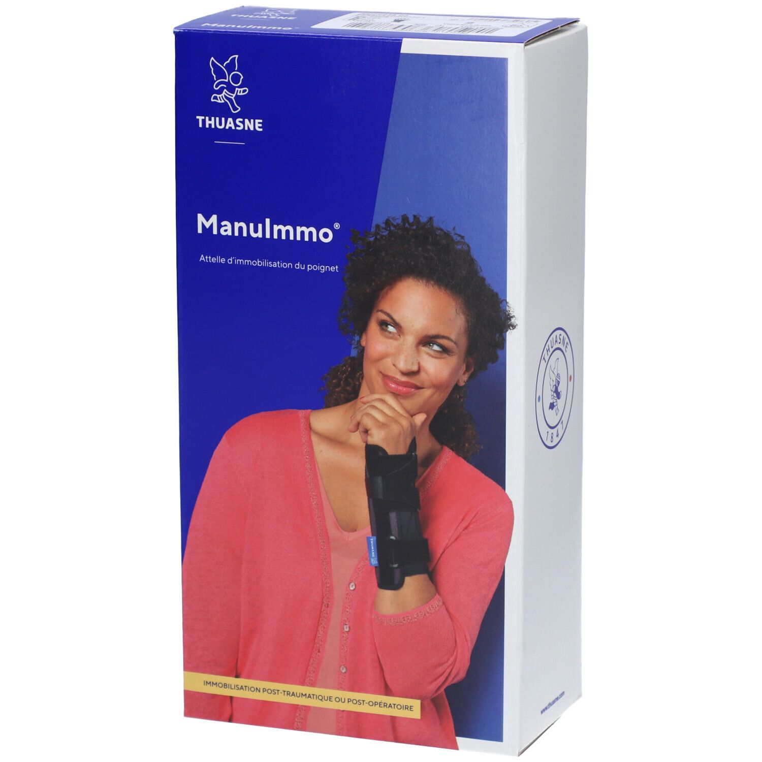 Boîte de l'attelle de poignet Manulmmo de Thuasne. Femme avec attelle. Inscription : Immobilisation post-traumatique ou post-opératoire.