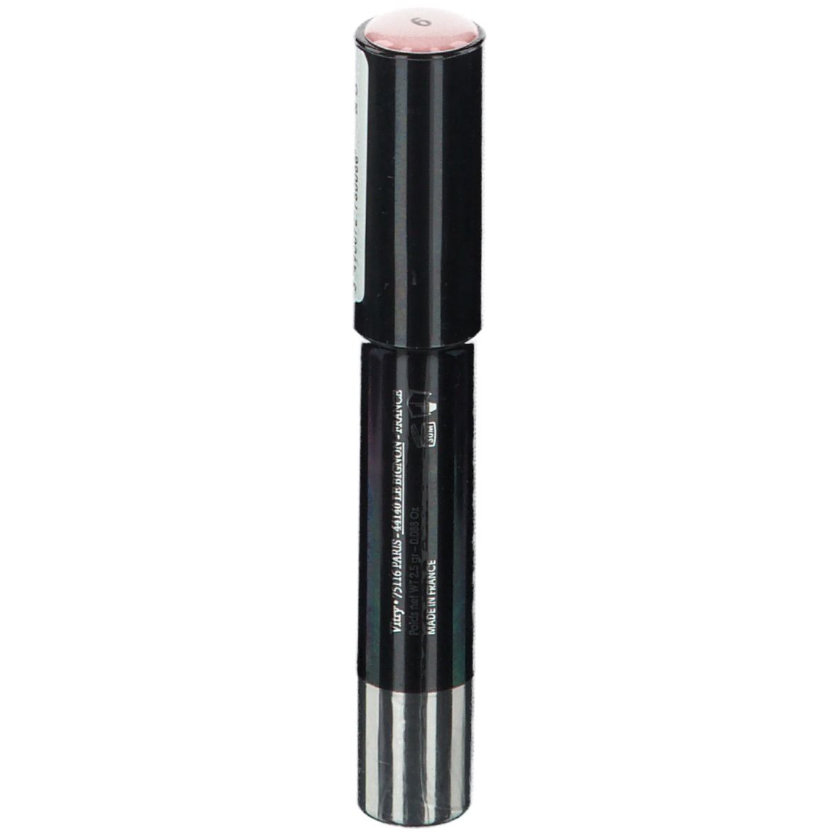 Rouge à lèvres nude. Étui noir avec base argentée. Autocollant avec informations produit.