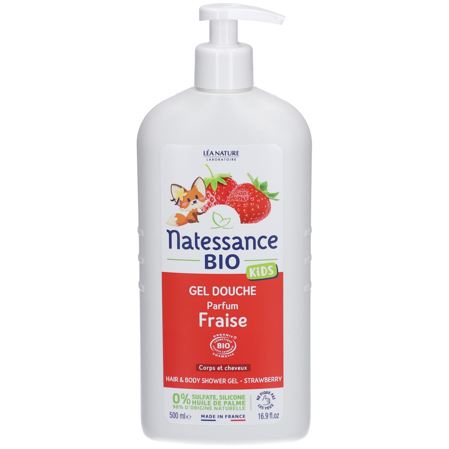 Flacon blanc avec pompe doseuse. Étiquette avec fraises, renard et texte: Natessance BIO Kids, gel douche, parfum fraise. 0% sulfates.