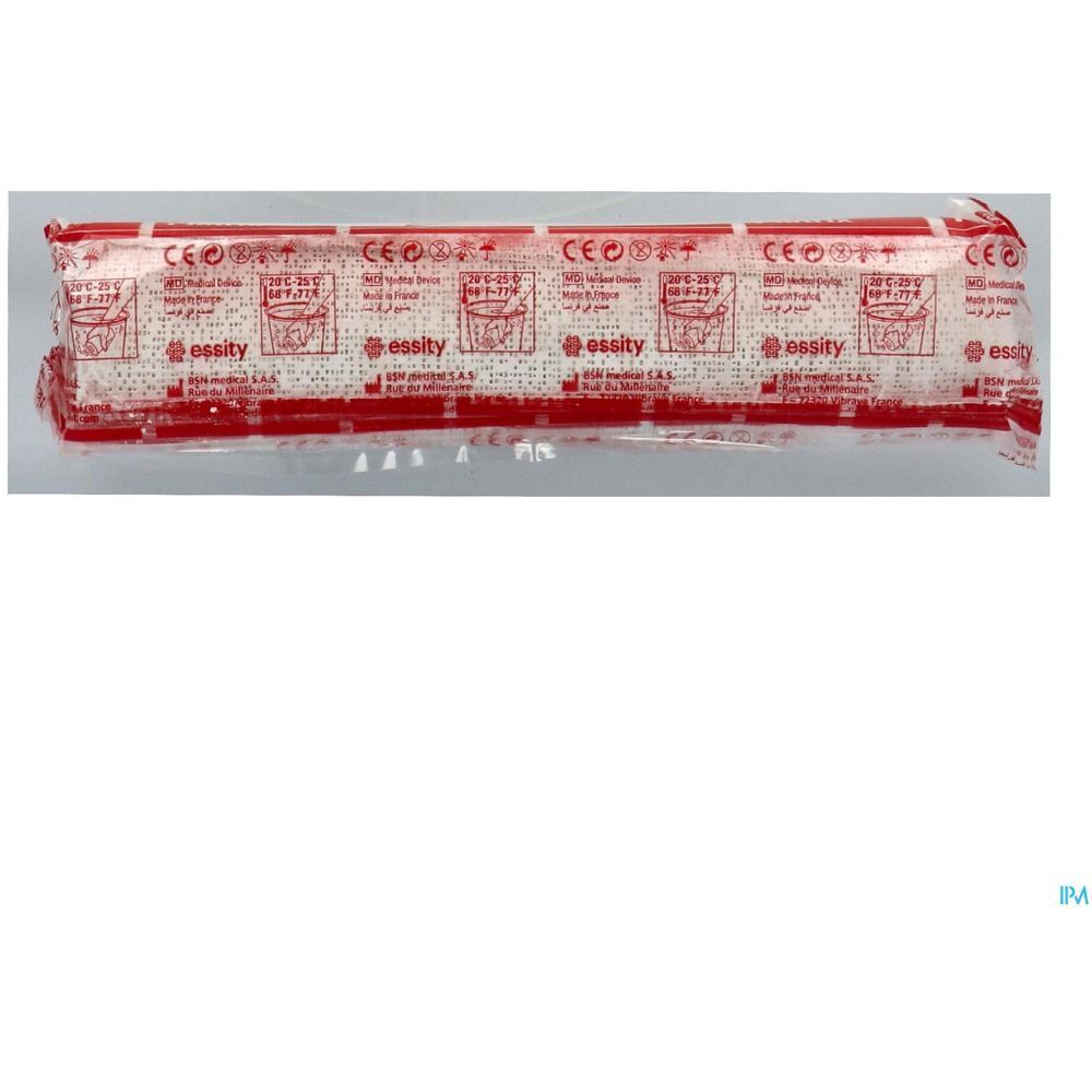 Bandage emballé. Emballage rouge et blanc avec texte et marquage CE. Marque essity.