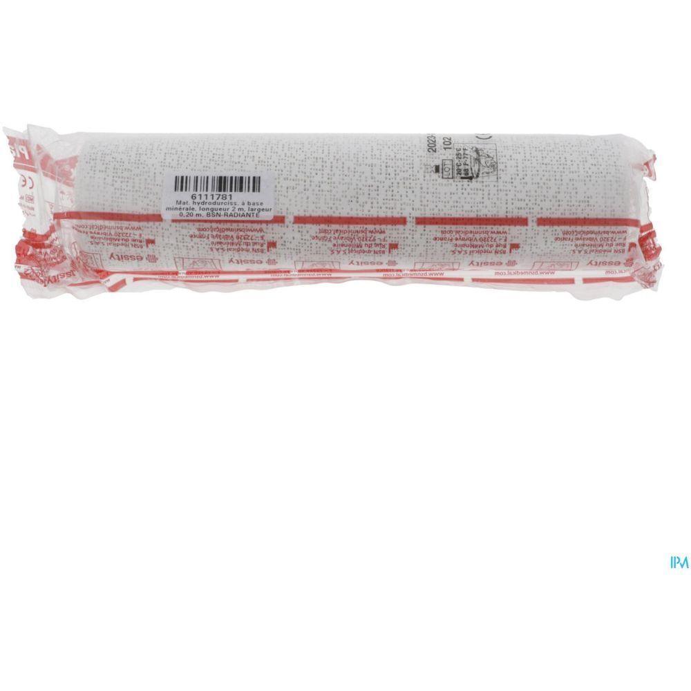 Bandage roulé dans un emballage transparent. Informations produit et marquage CE visibles.