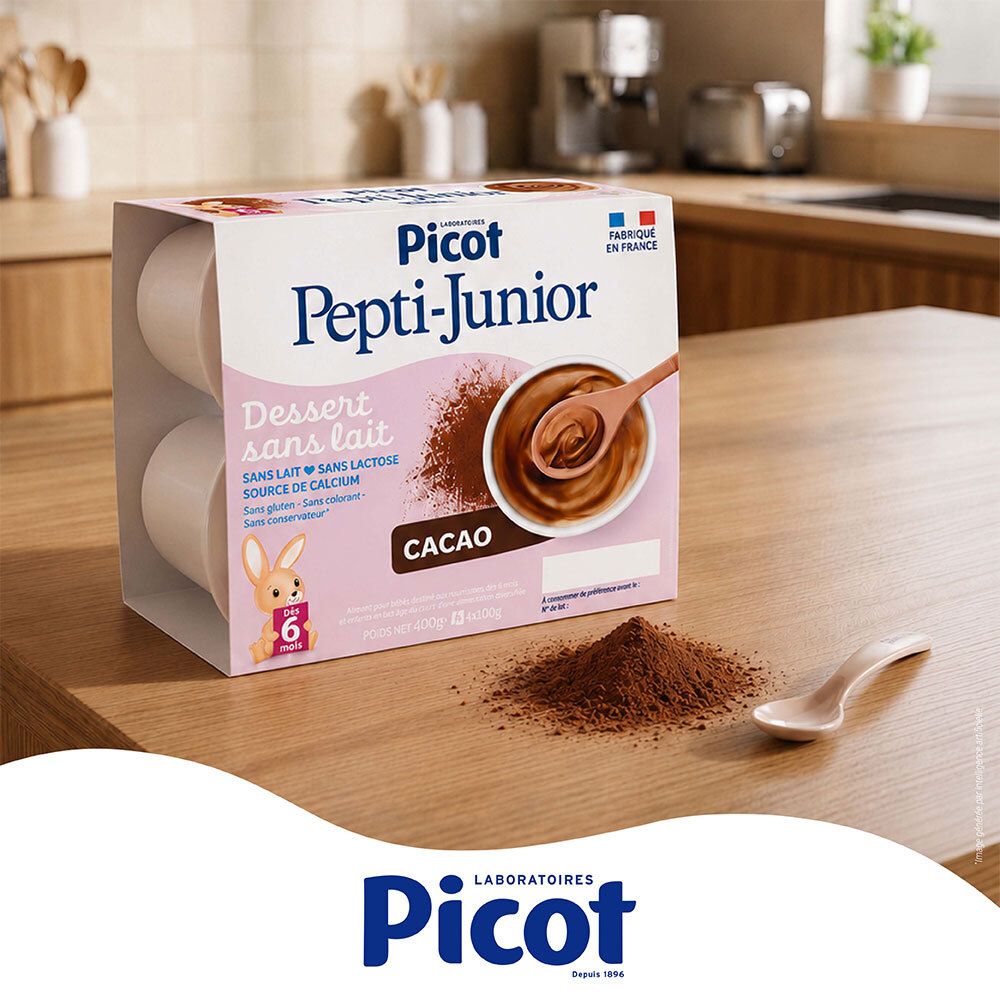 Pack Picot Pepti-Junior dessert cacao sur table en bois, avec poudre de cacao et cuillère.