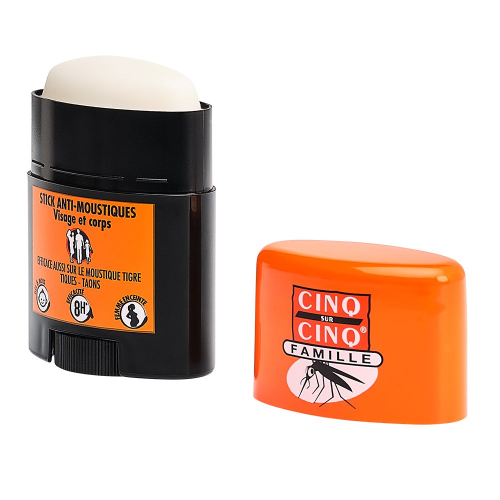 Stick et capuchon. Emballage orange et noir. Inscription: CINQ SUR CINQ FAMILLE, STICK ANTI-MOUSTIQUES. Pictogrammes.