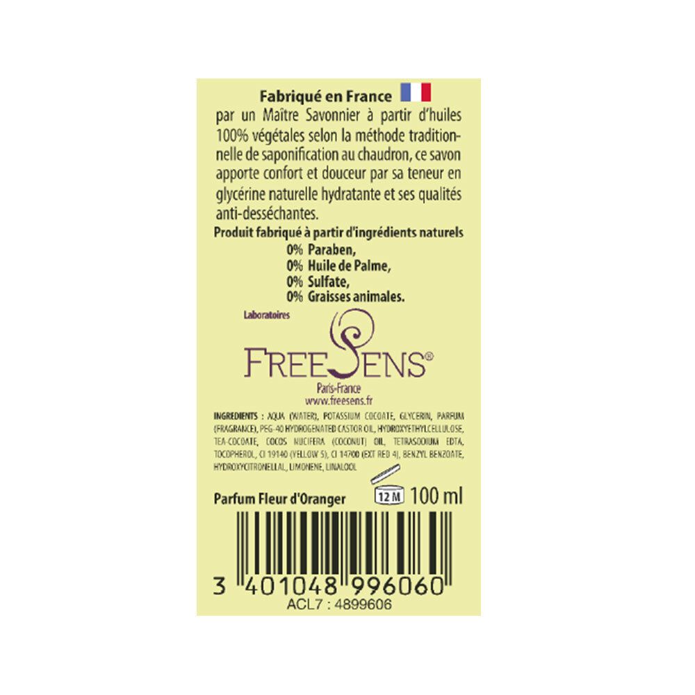 Étiquette avec texte en français. Contient des informations sur les ingrédients et le fabricant.