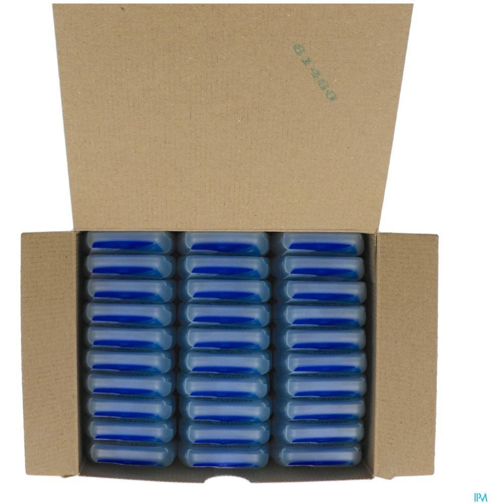 Boîte en carton ouverte, remplie de rangées de produits bleus emballés individuellement. Tampon vert en haut à gauche.