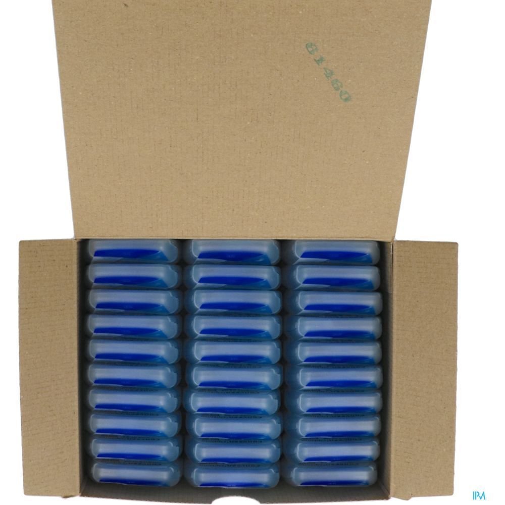 Boîte en carton ouverte, remplie de rangées de produits bleus emballés individuellement. Tampon vert en haut à gauche.