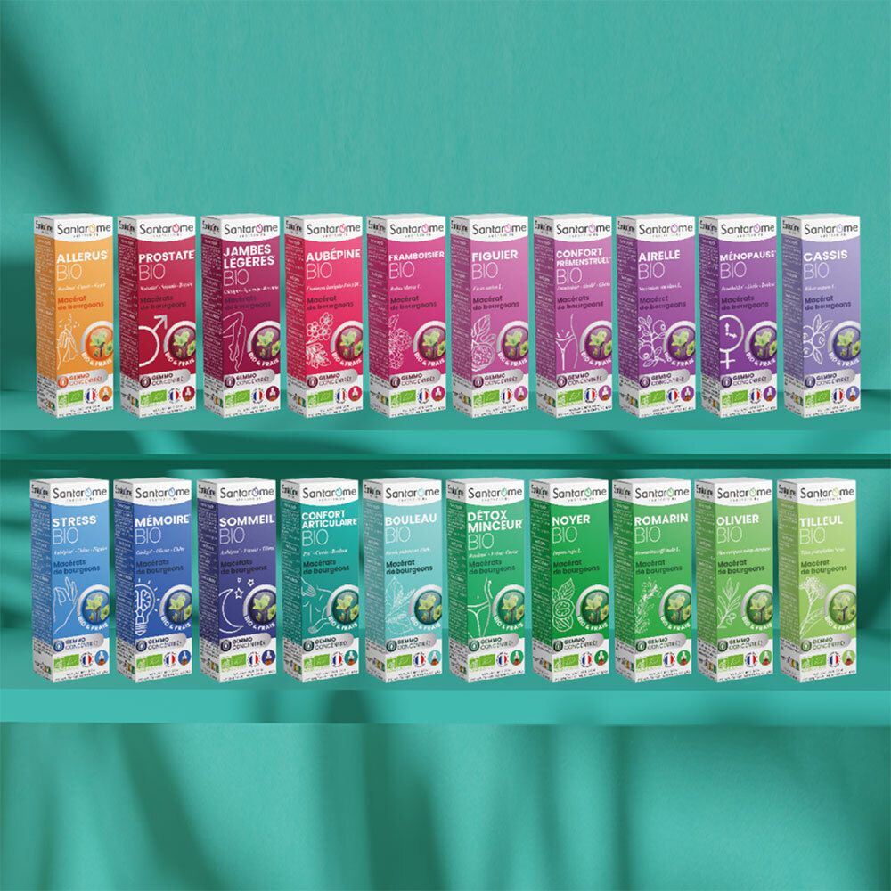 Étagère avec différents produits Santarome Bio. Différentes couleurs et noms. Label AB, label français.