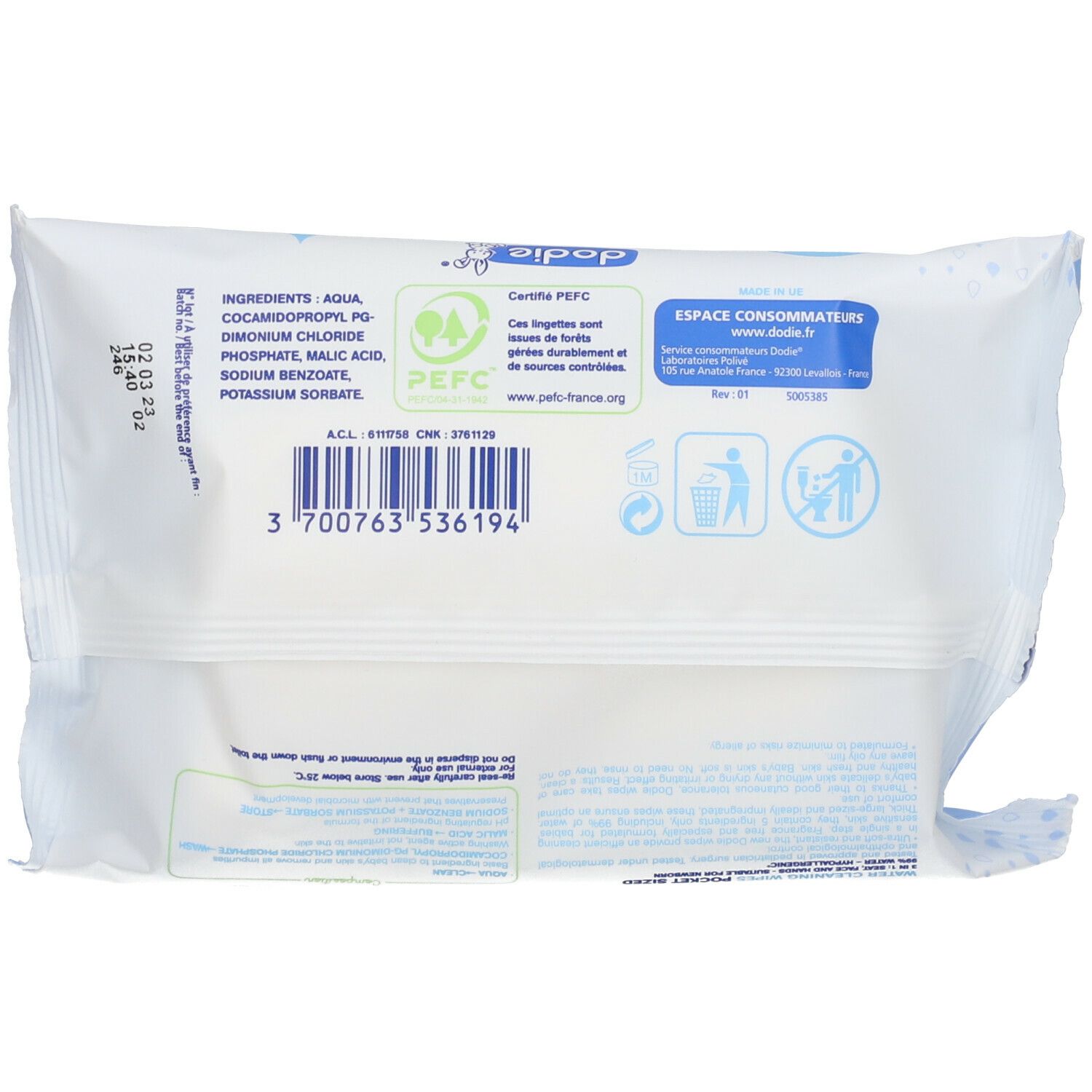 Paquet de lingettes. Ingrédients, certification PEFC, code-barres et informations de contact au dos.