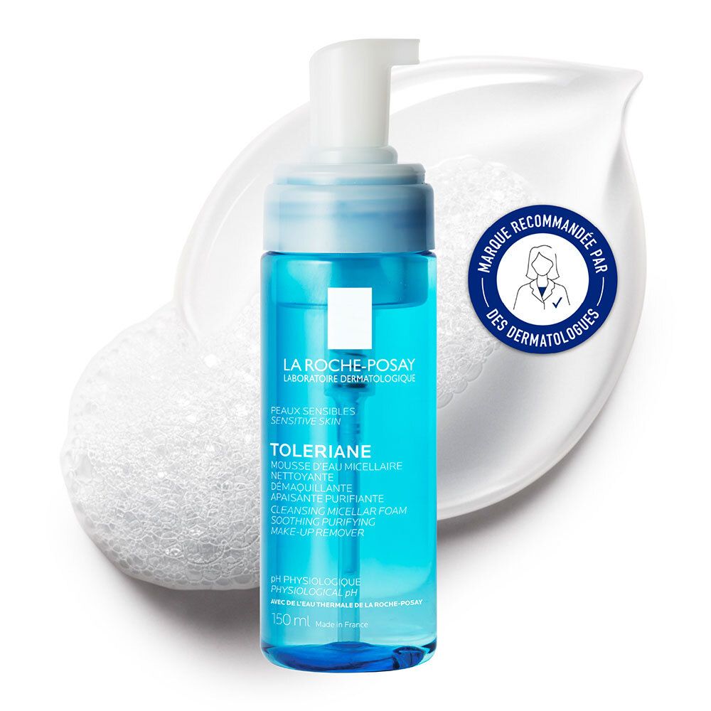 Flacon avec mousse et label « Marque Recommandée par des Dermatologues ».