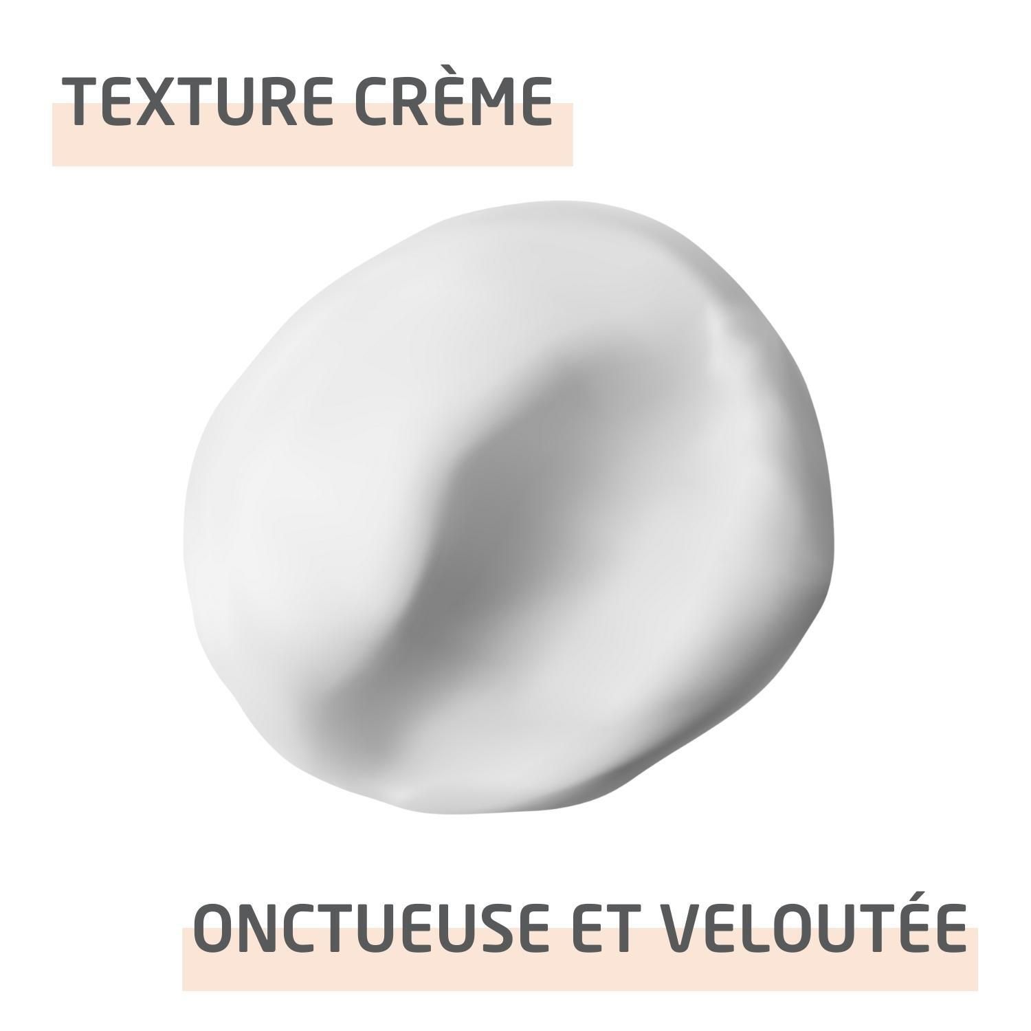 Gros plan d'une crème blanche. Texte: Texture crème, onctueuse et veloutée. Texture du produit.