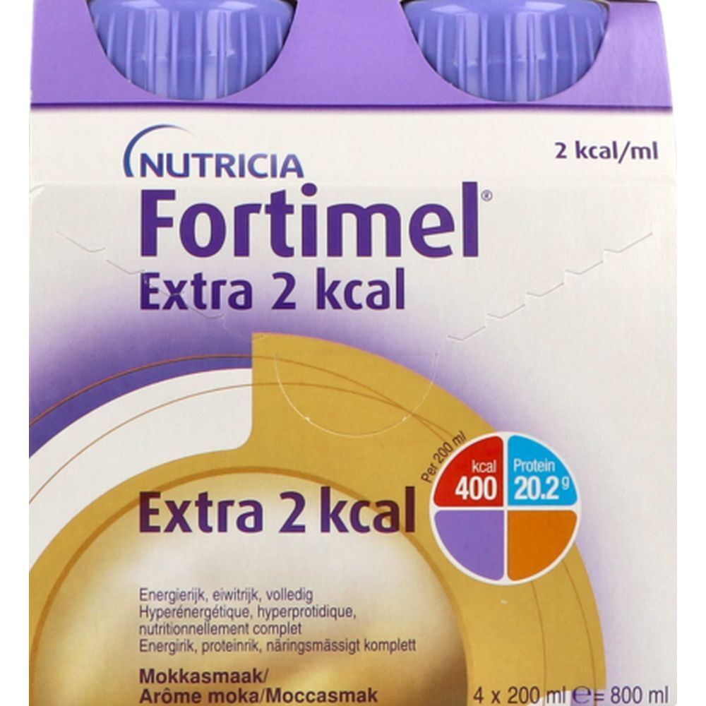 Emballage de quatre bouteilles Fortimel Extra 2 kcal. Inscription : Nutricia, 2 kcal/ml, goût moka. Informations nutritionnelles.