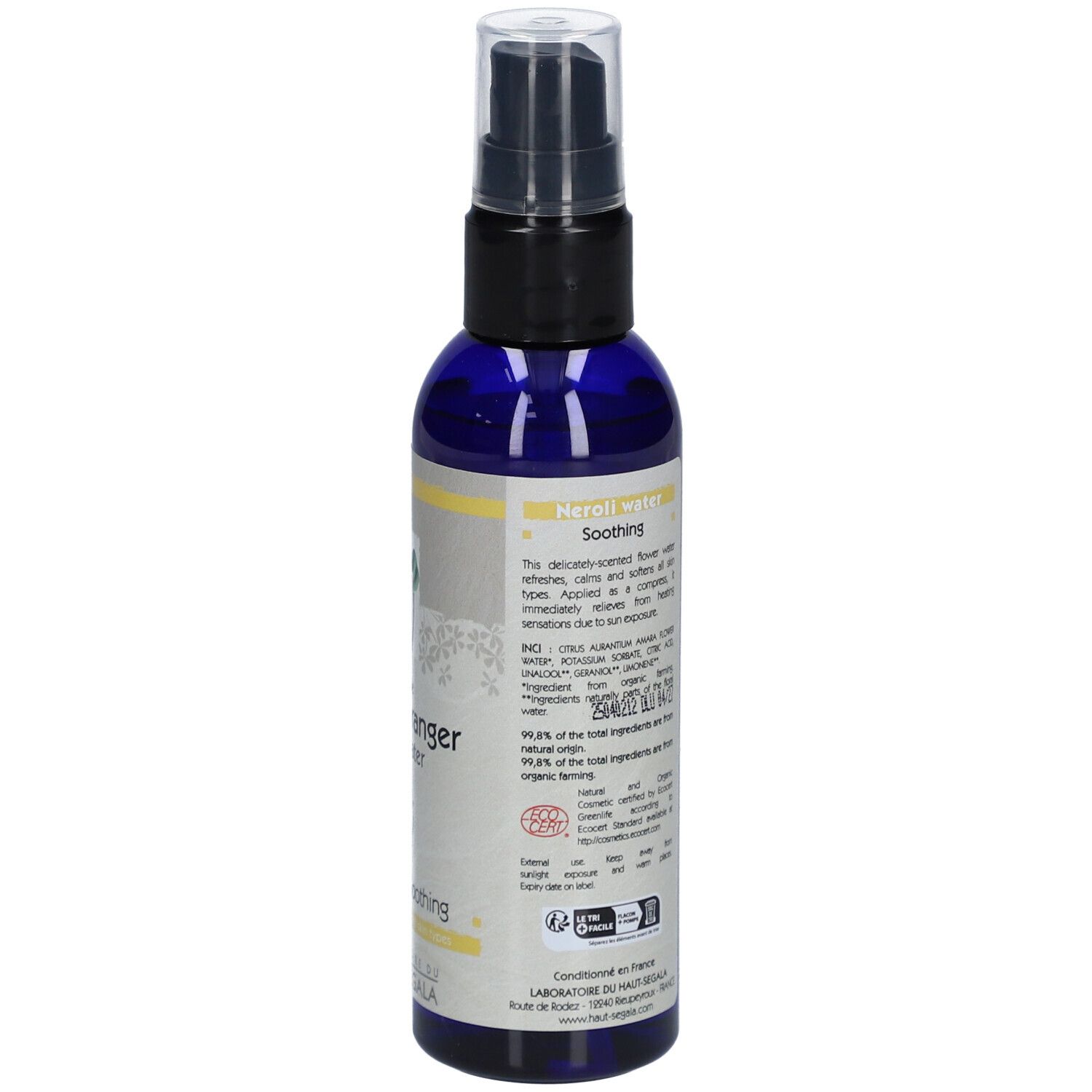 Flacon bleu avec vaporisateur. Inscription: Fleurs d'oranger, Neroli water. Certification bio.
