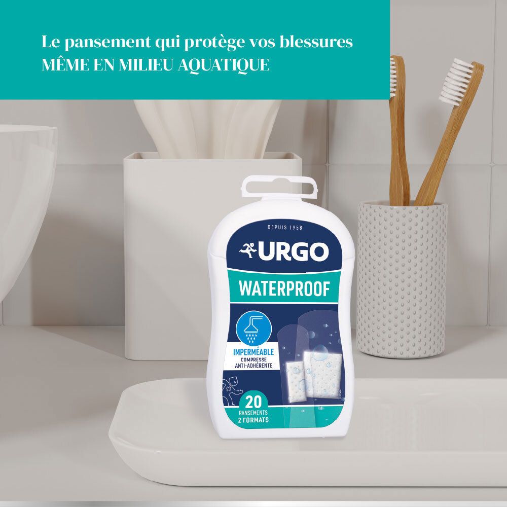 Emballage blanc URGO Waterproof sur un lavabo. Texte: Le pansement qui protège vos blessures même en milieu aquatique.