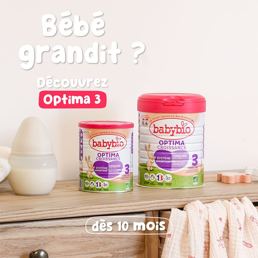 Boîte de lait Babybio Optima 3. Couvercle rose. Logo. Texte : dès 10 mois.