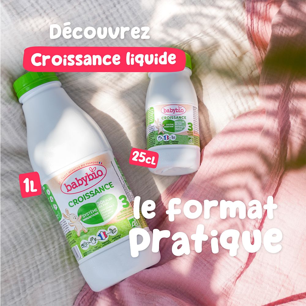 Deux bouteilles Babybio Croissance. 1L et 25cl. Texte: Croissance liquide, le format pratique.