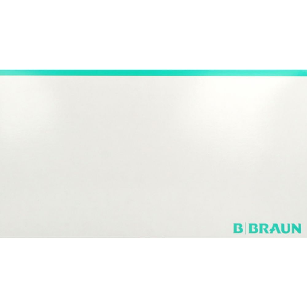 Emballage blanc avec bande verte. Logo B. Braun.