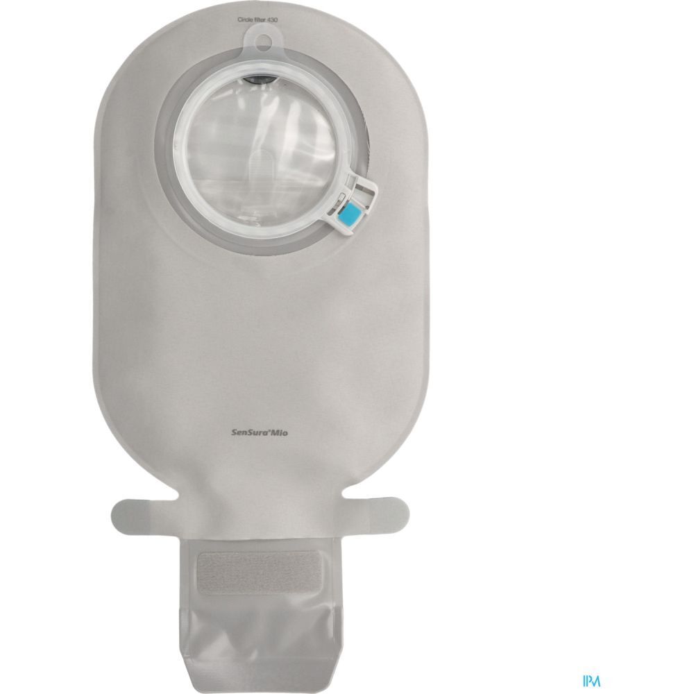 Poche avec fenêtre transparente et fermeture bleue. Couleur grise. Forme rectangulaire avec languettes de fixation.