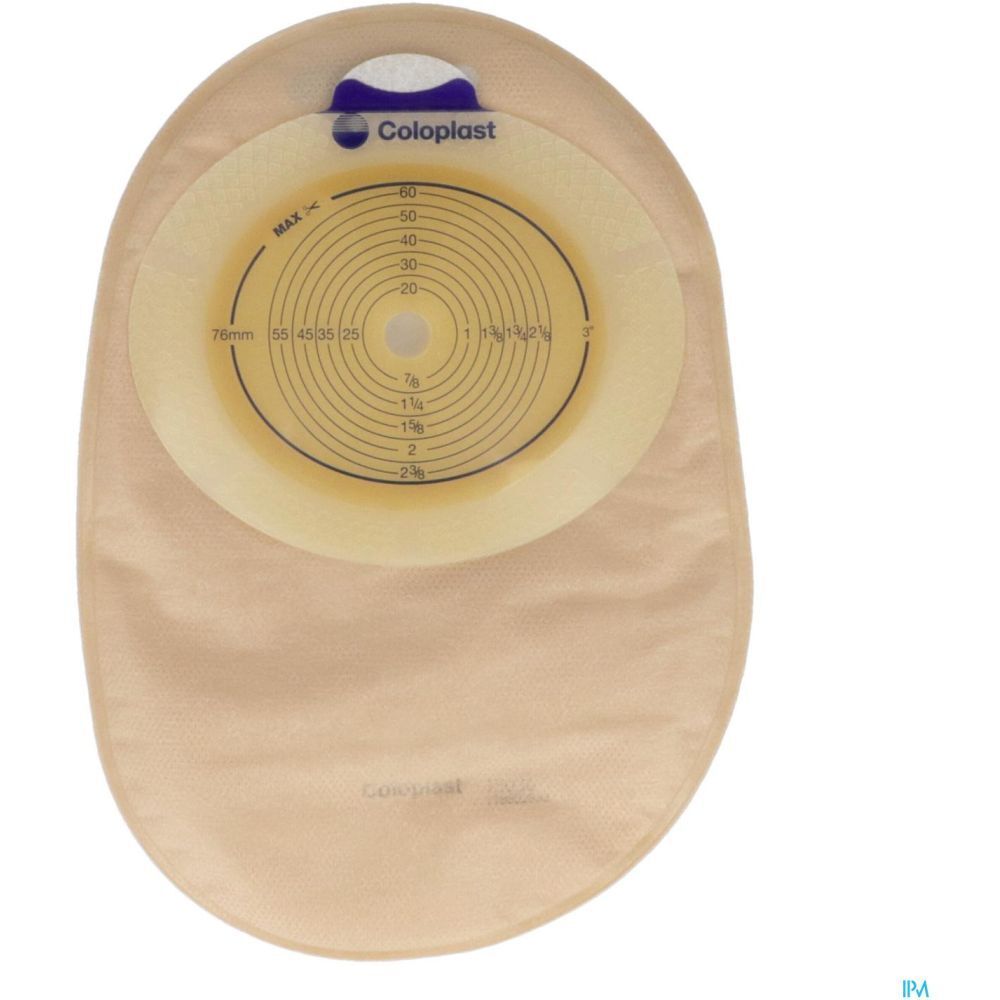 Poche de stomie beige avec ouverture prédécoupée et échelle de mesure. Marque Coloplast.