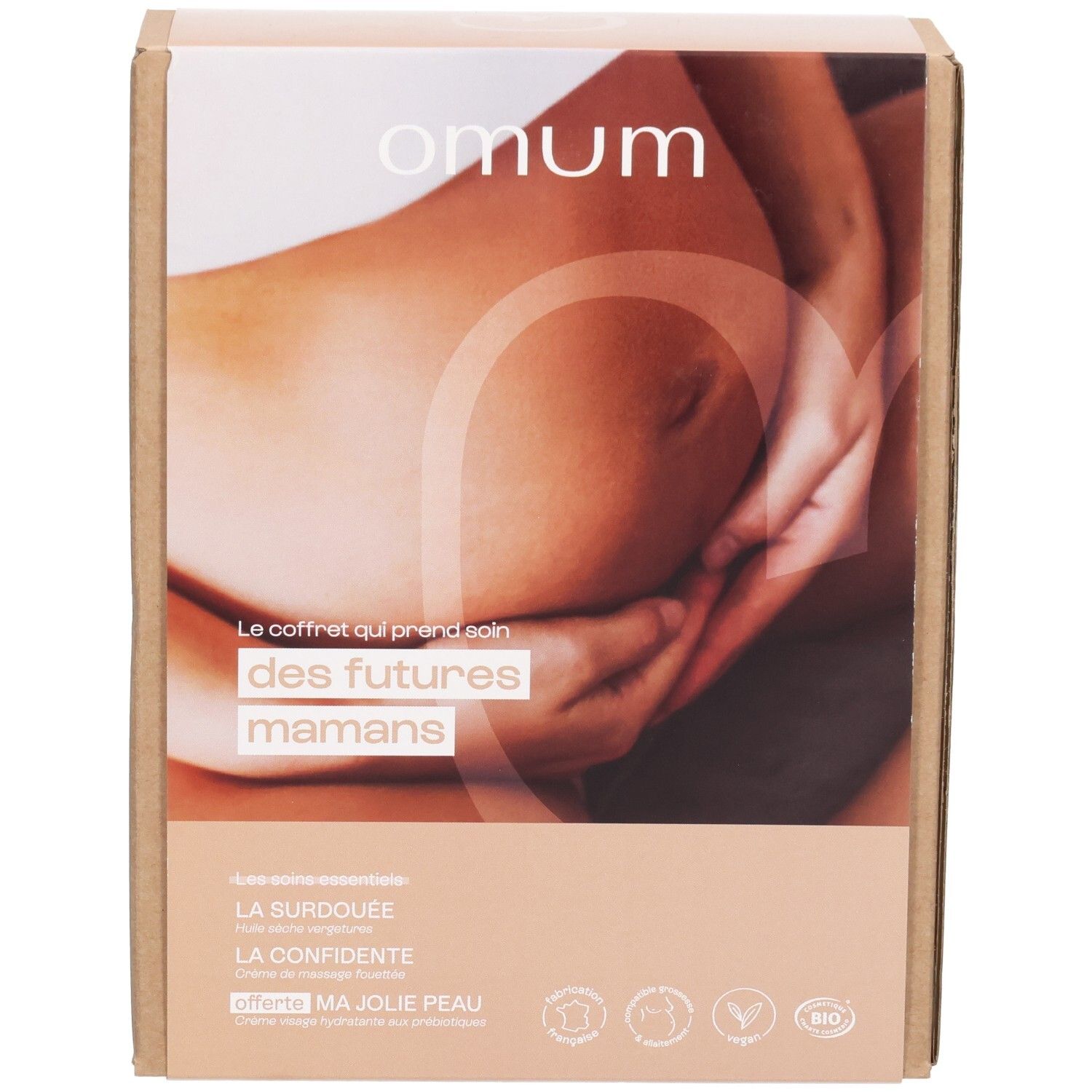 Boîte cadeau OMUM pour futures mamans, face avant avec image et noms de produits.
