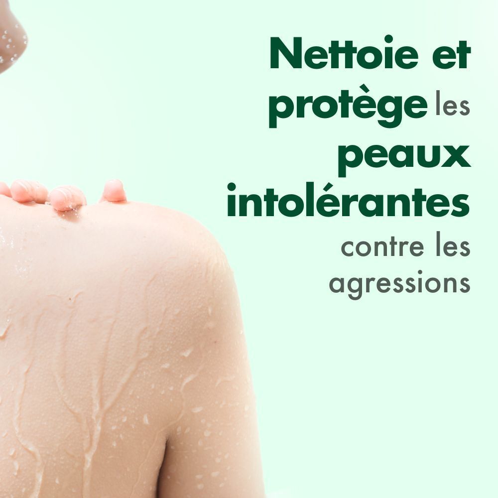 Partie de peau avec de l'eau. Texte: Nettoie et protège les peaux intolérantes contre les agressions. Fond: vert clair.