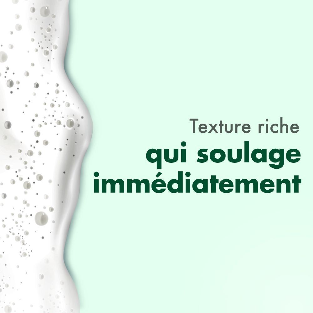 Mousse. Texte: Texture riche qui soulage immédiatement. Fond: vert clair.