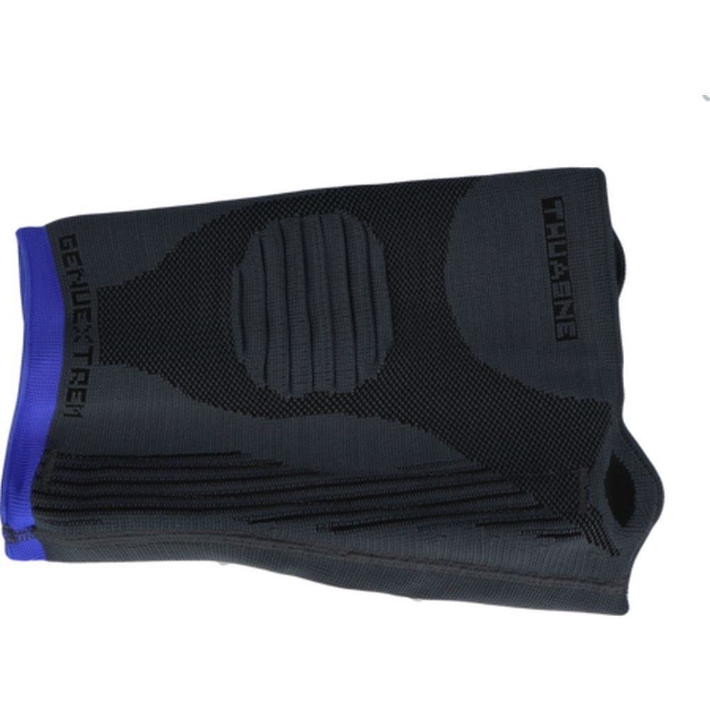Genouillère THUASNE GenuExtrem noire avec accents bleus. Surface texturée, renfort latéral.
