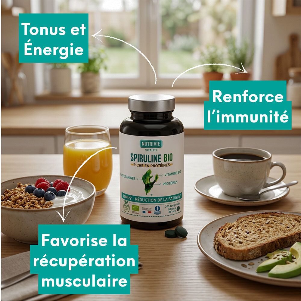 Flacon Spiruline Bio dans un cadre de petit-déjeuner avec textes sur le tonus et l'immunité.
