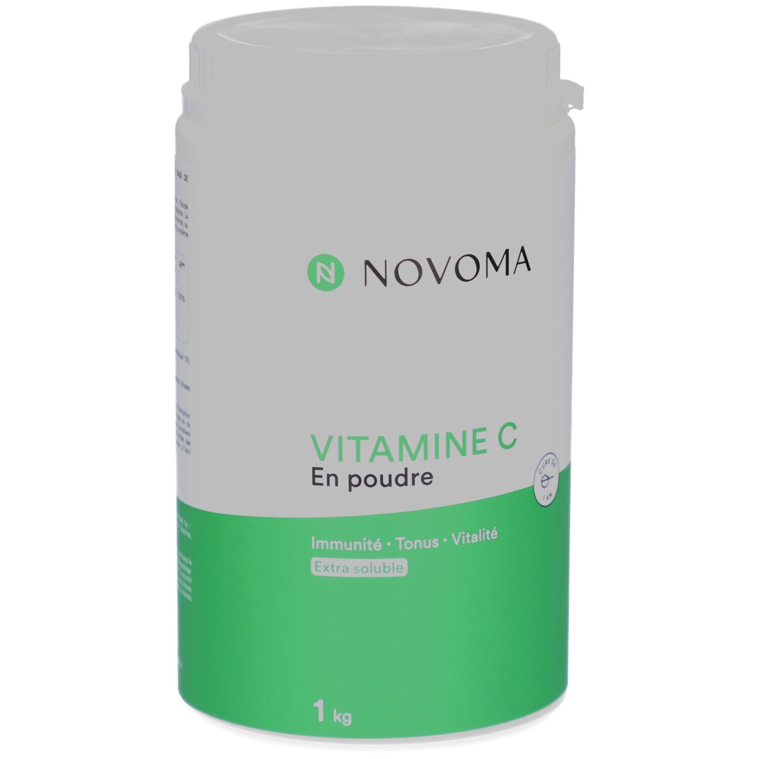 Pot blanc avec étiquette verte. NOVOMA, Vitamine C, en poudre. 1 kg. Inscription : Immunité, Tonus, Vitalité, Extra soluble.