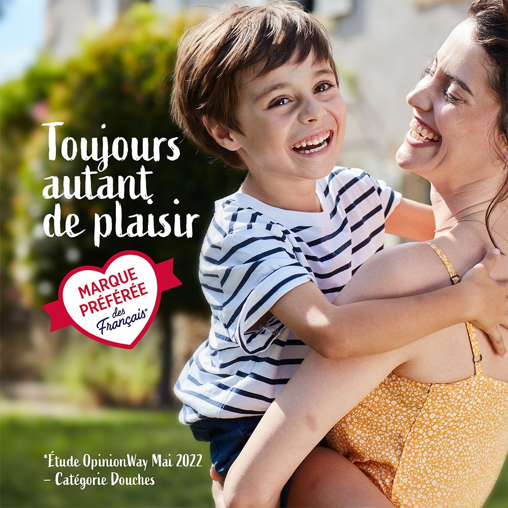 Une femme et un enfant s'embrassent. Texte: Toujours autant de plaisir. Logo: Marque préférée des Français.