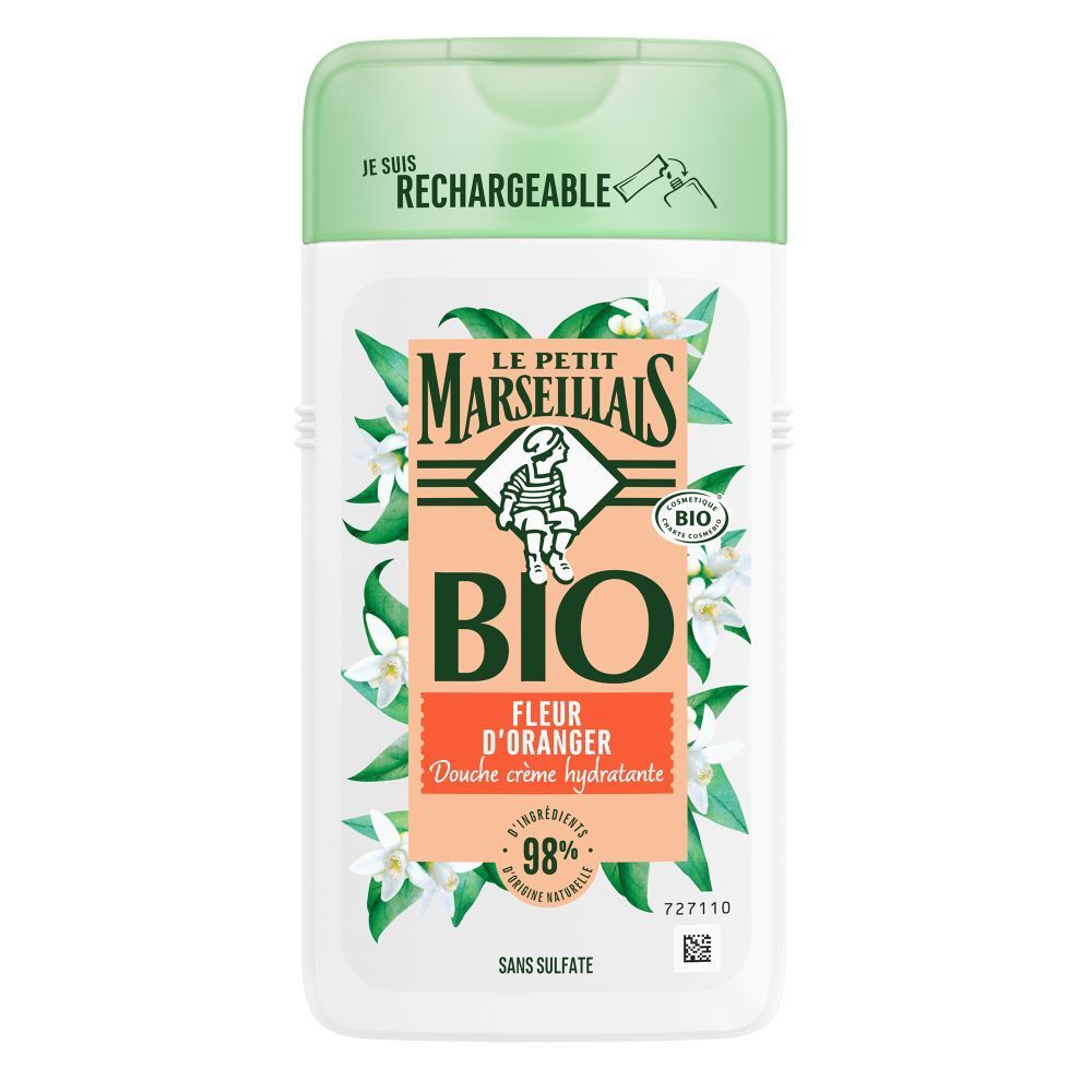 Gel douche Le Petit Marseillais. Flacon blanc, bouchon vert. Inscriptions: BIO, Fleur d'Oranger, 98% d'ingrédients d'origine naturelle.