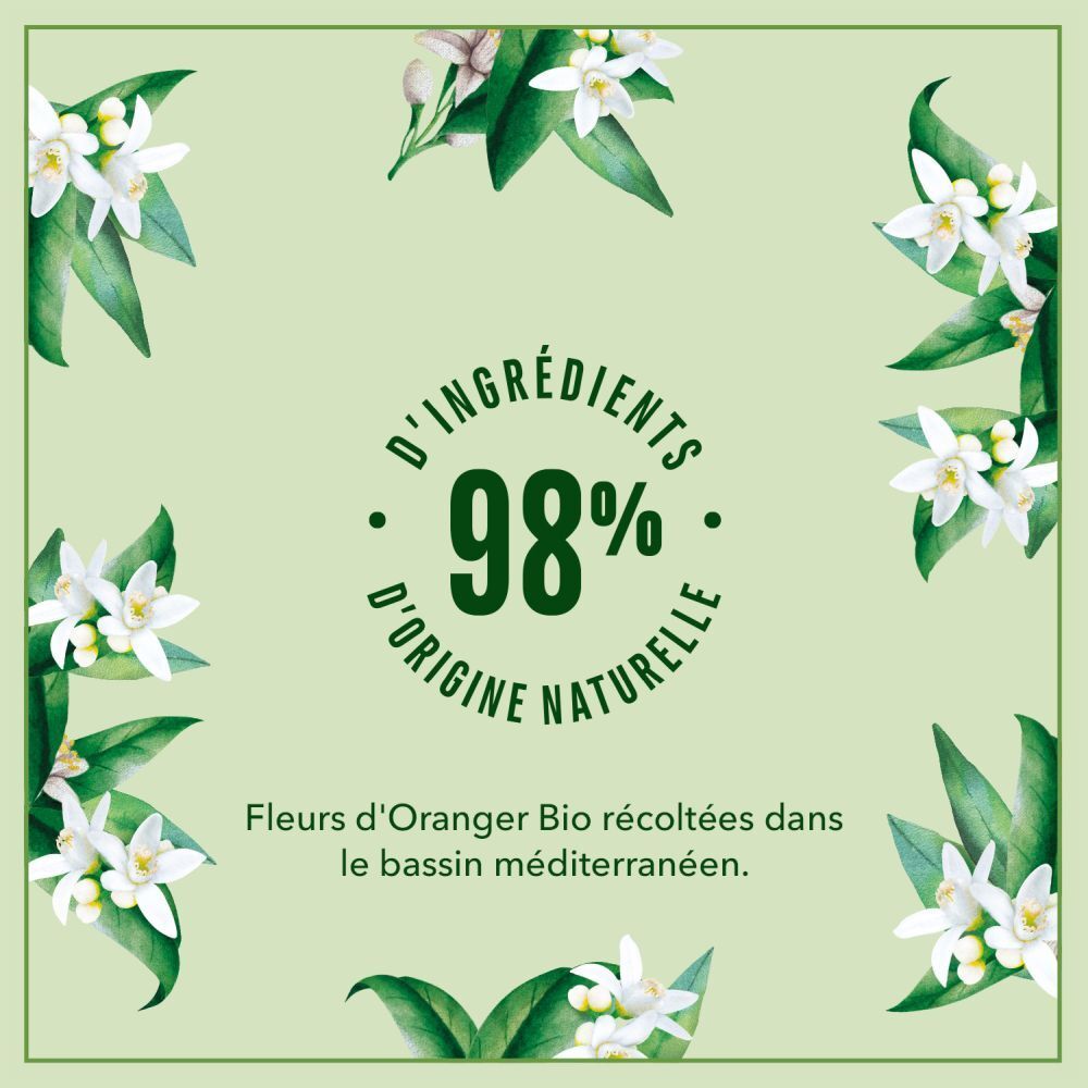 Image carrée, fond vert, fleurs blanches. Texte: 98% d'ingrédients d'origine naturelle. Fleurs d'Oranger Bio récoltées dans le bassin méditerranéen.