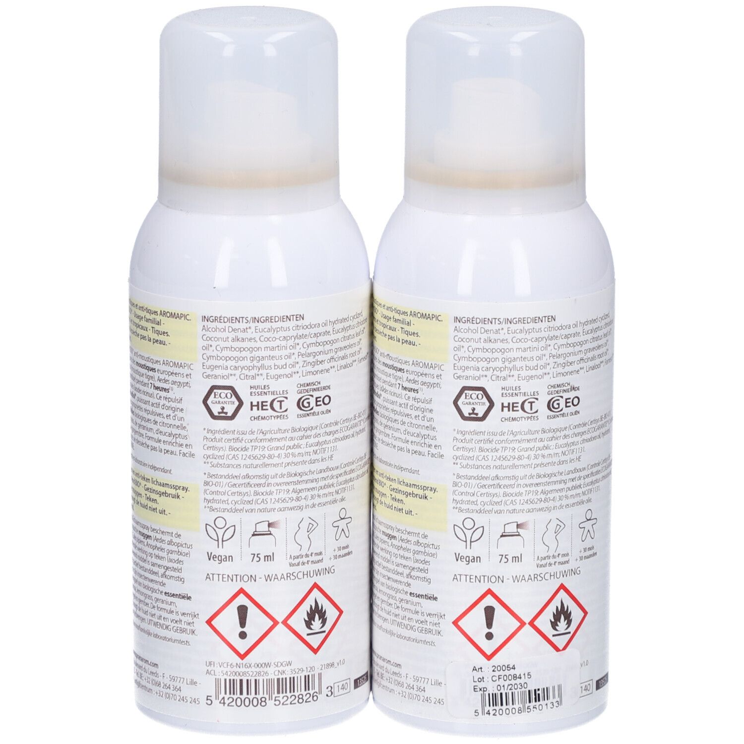 Vue arrière de deux flacons spray blancs. Étiquettes avec ingrédients, avertissements et certifications. Logo végan.
