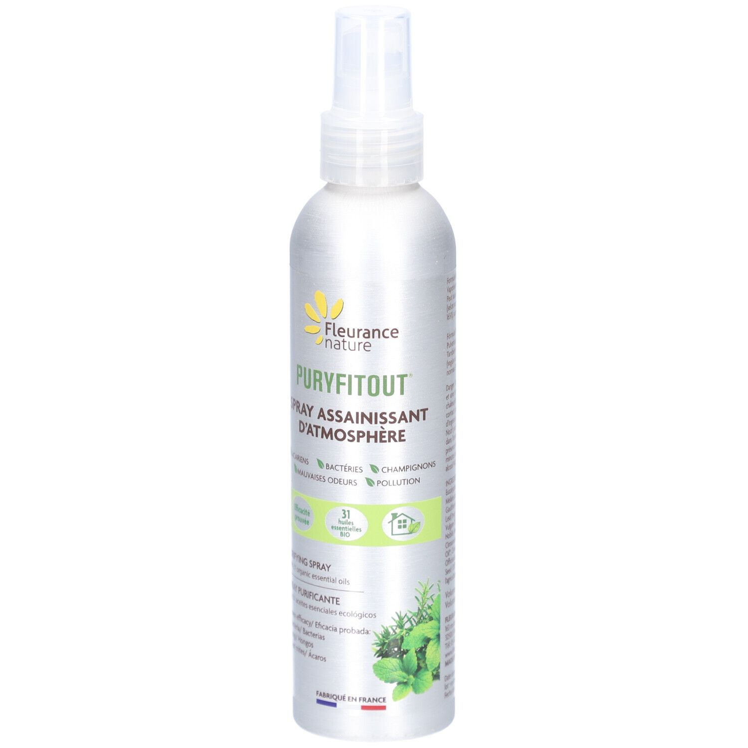 Flacon spray argenté, étiquette verte. Texte: PURYFITOUT, Spray assainissant d'atmosphère. Contient 31 huiles essentielles.
