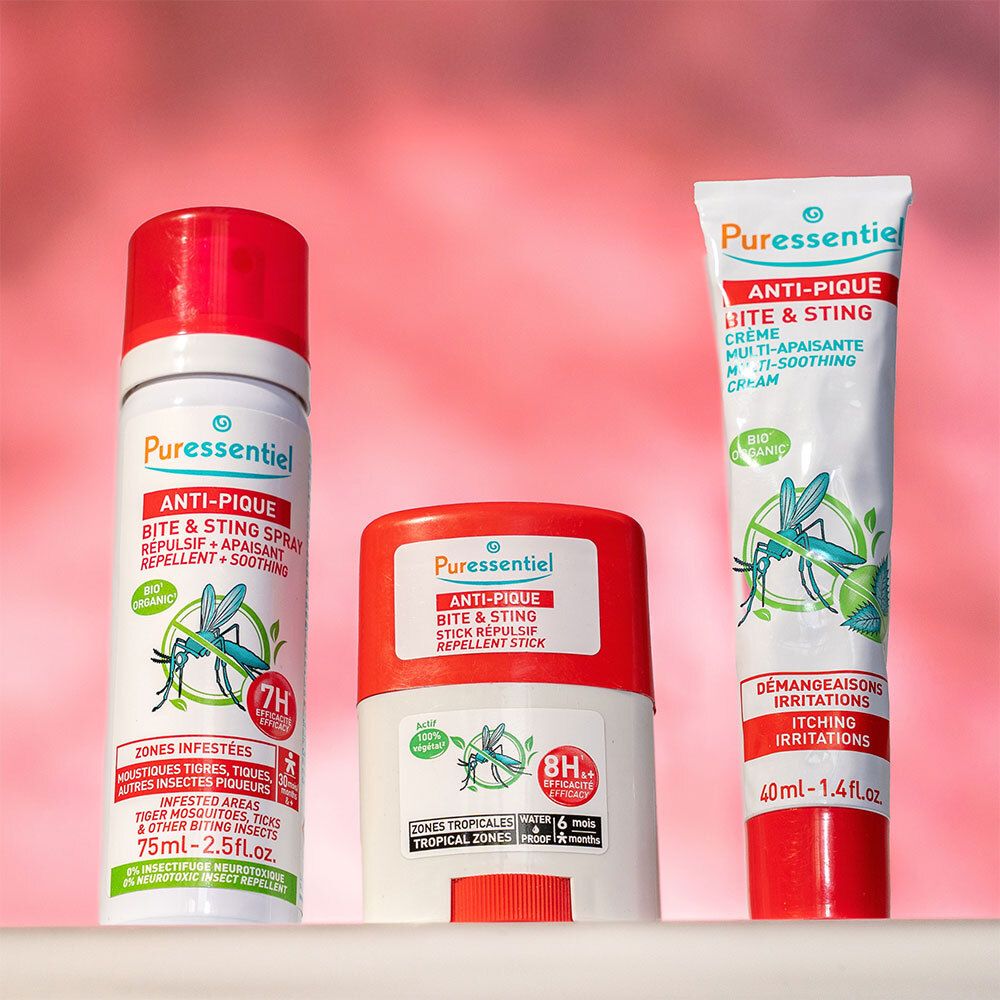 Trois produits : spray, stick et crème. Inscription : Anti-Pique, crème multi-apaisante. Certification bio.
