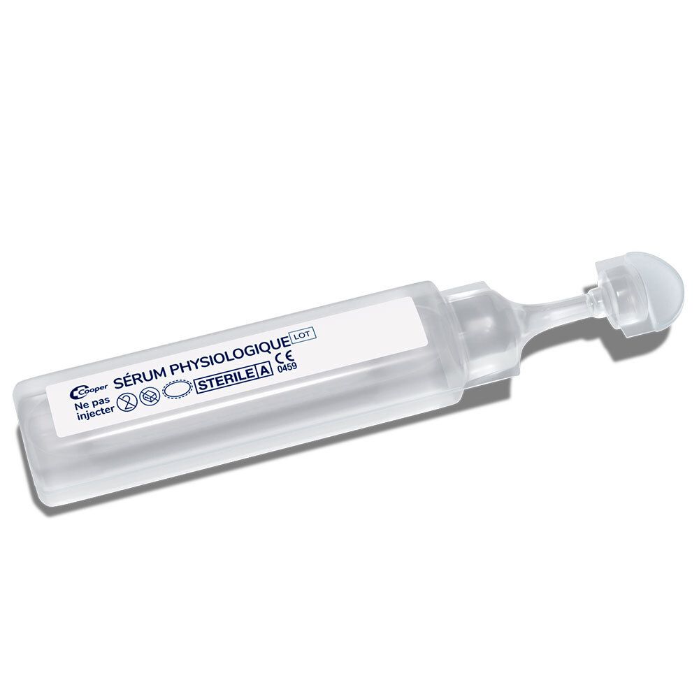 Unidose transparente de sérum physiologique. Bouchon. Inscription : Sérum physiologique. Stérile. Pour les yeux et le nez.
