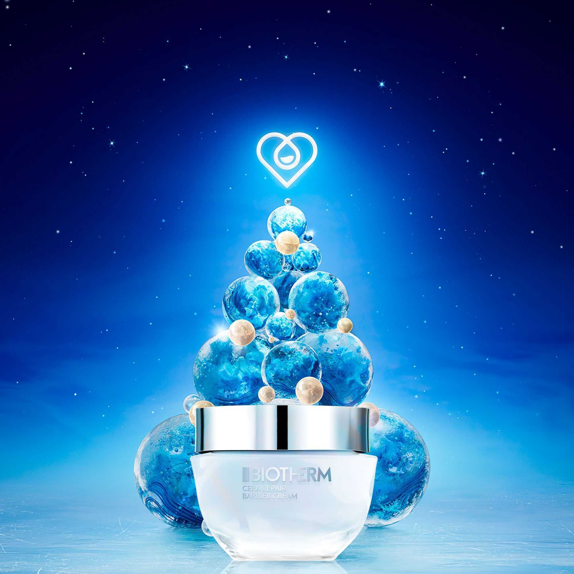 Pot de produit sur fond bleu avec décorations. BIOTHERM Cera Repair Barrier Cream.