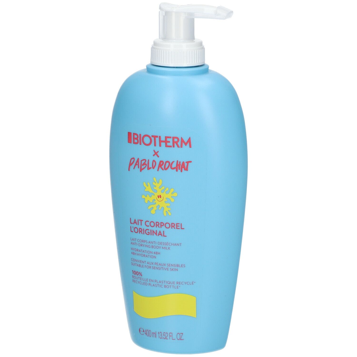 Flacon bleu clair avec pompe blanche. Inscription BIOTHERM x Pablo Rochat. Zone jaune avec texte.