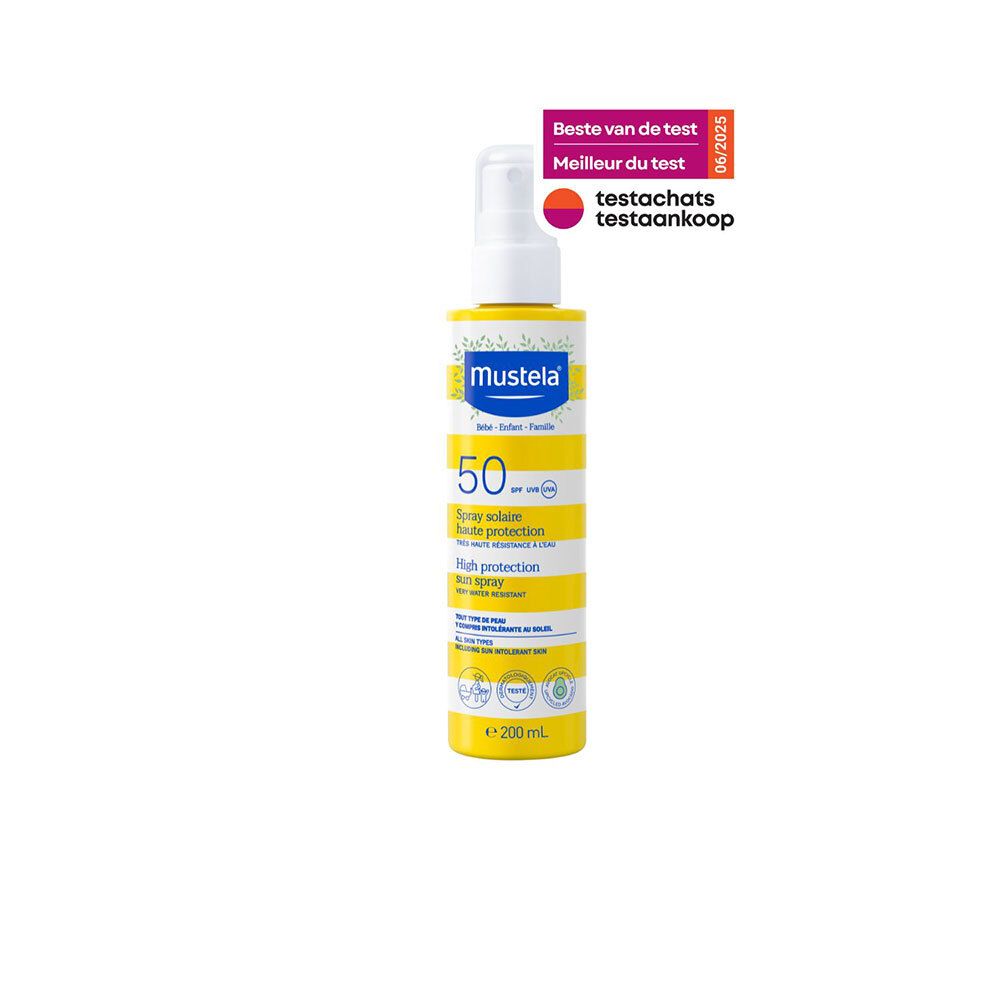 Flacon spray jaune avec tête blanche. Inscription Mustela, 50 SPF, haute protection. Label "Beste van de test".