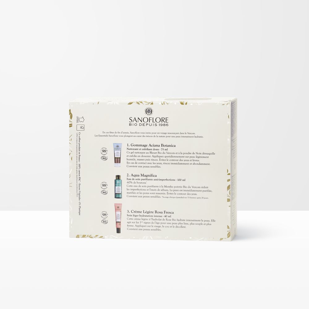 Dos du coffret cadeau. Texte en français. Produits : Gommage Aciana Botanica, Aqua Magnifica et Crème Légère Rosa Fresca.