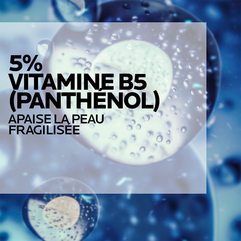 Graphique avec texte: 5% VITAMINE B5 (PANTHÉNOL). Apaise la peau fragilisée.