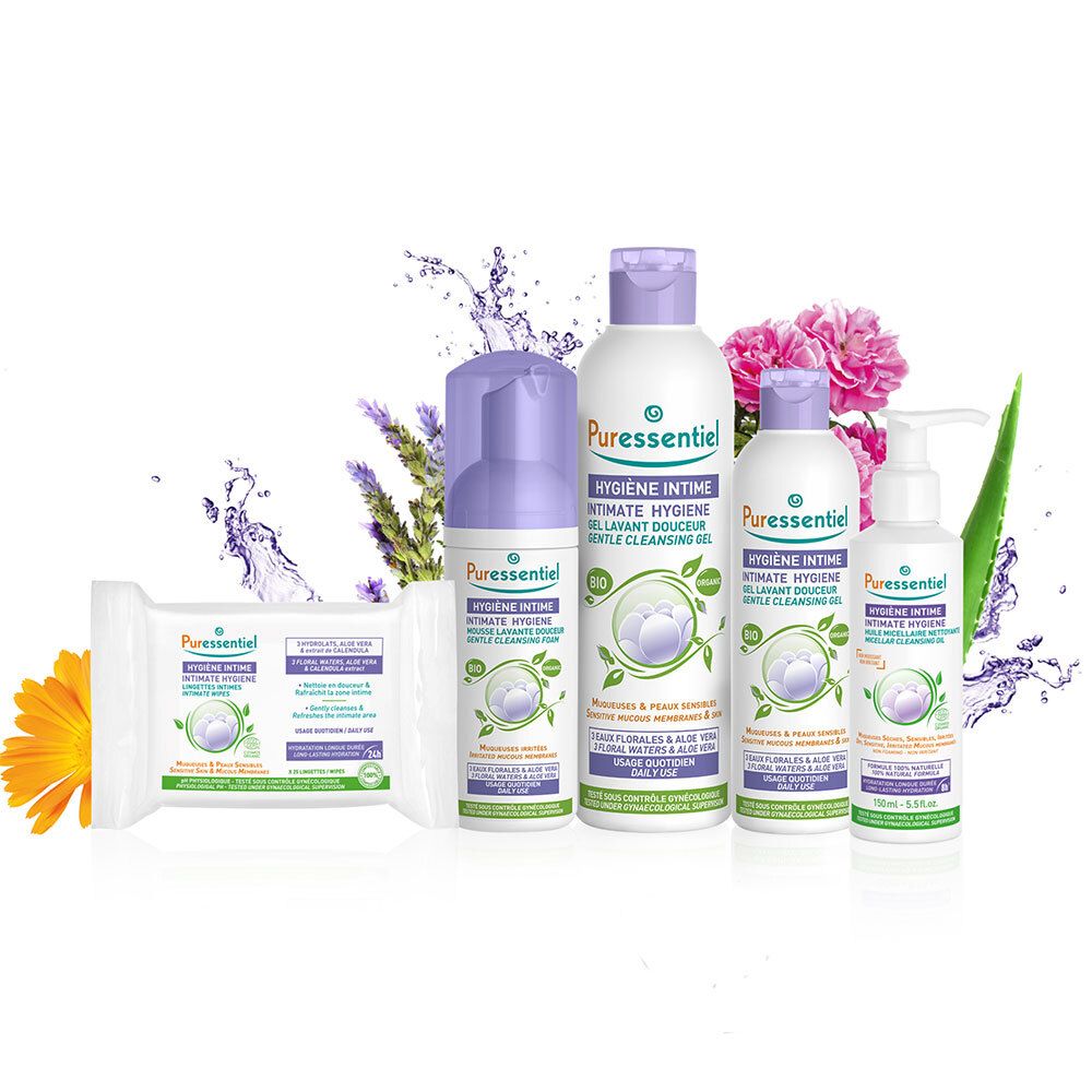 Différents produits pour l'hygiène intime. Paquet de lingettes intimes, mousse nettoyante, gel nettoyant. Texte: HYGIÈNE INTIME.