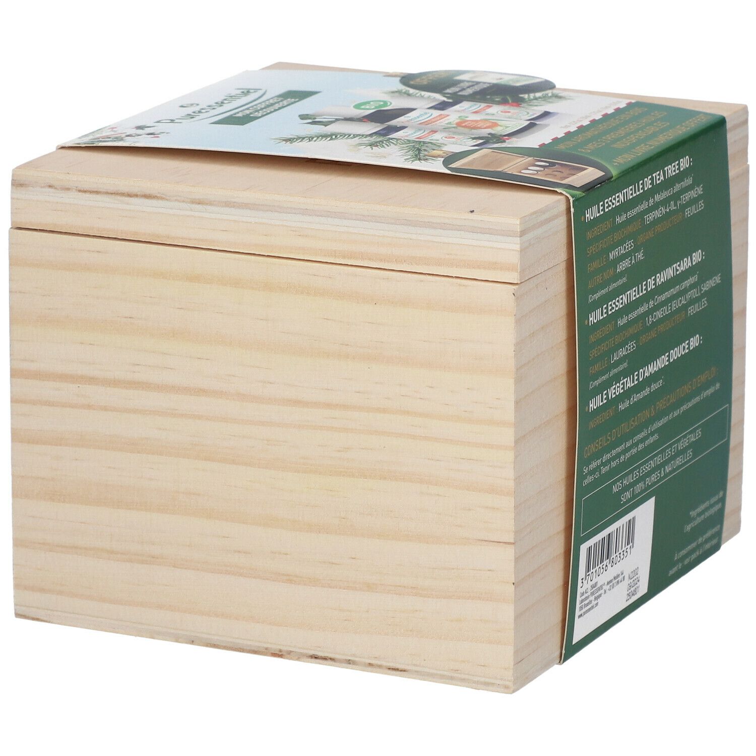 Coffret en bois fermé avec informations produit. Inscription : "Huile essentielle de Tea Tree Bio".