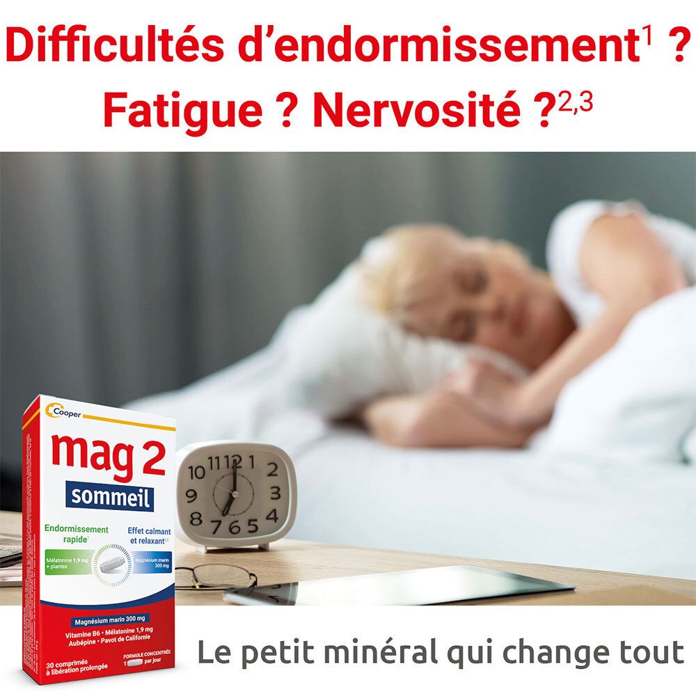 Troubles du sommeil, fatigue, nervosité ? Mag 2 Sommeil sur table de nuit près d'une personne dormant.