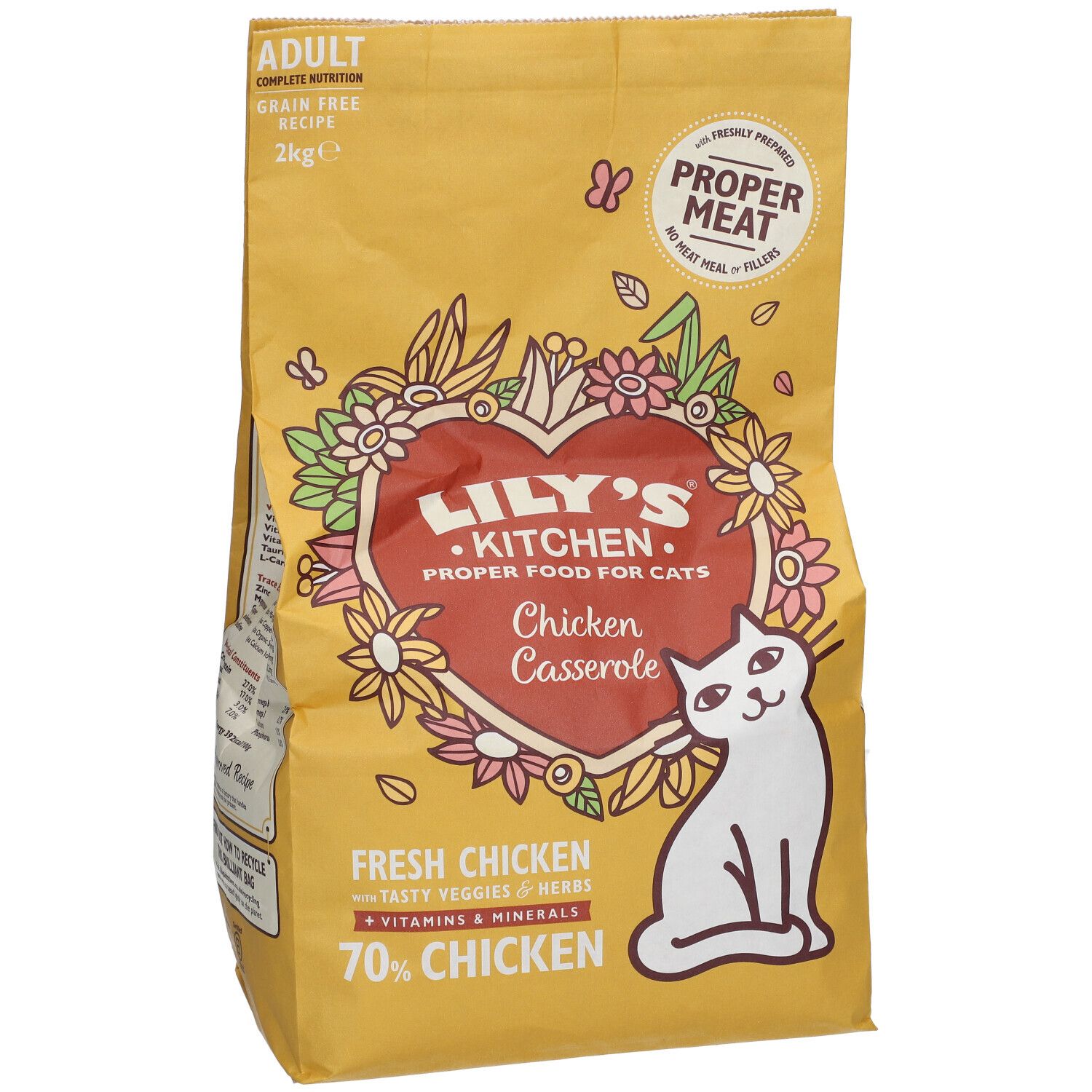 Emballage jaune de nourriture pour chats. Inscription : Lily's Kitchen, Chicken Casserole, 70% poulet, Adultes, sans céréales, 2 kg.