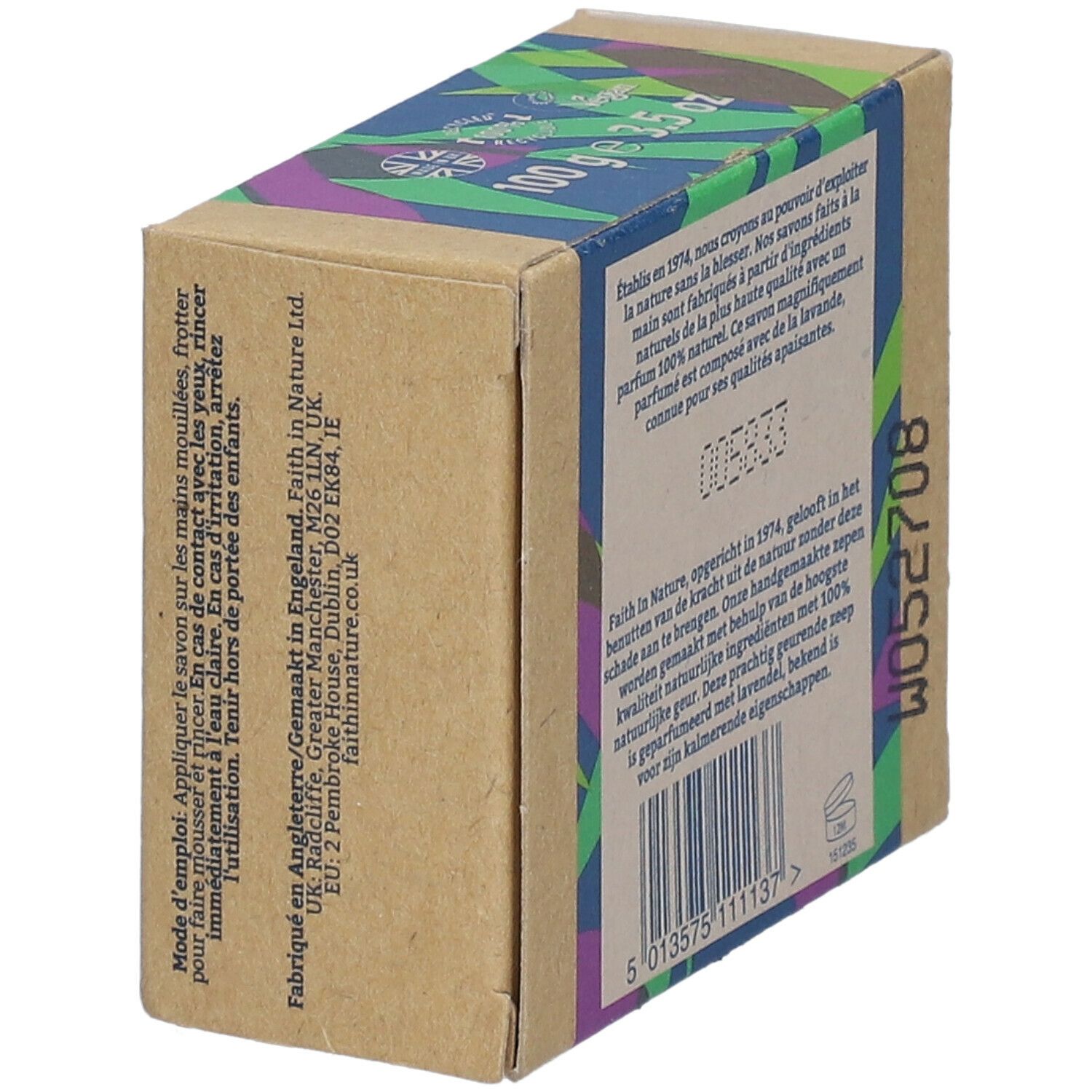 Boîte en carton. Texte Faith In Nature, Lavande, Savon/Zeep. Adresse du fabricant. Avertissement. Code-barres.