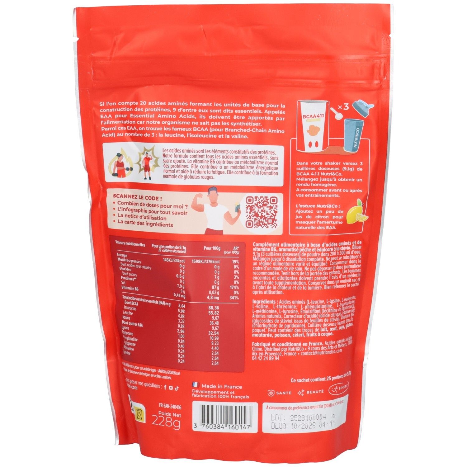 Dos du paquet de BCAA. Informations textuelles, tableau nutritionnel, code QR. 228g. Fabriqué en France. Date de péremption.