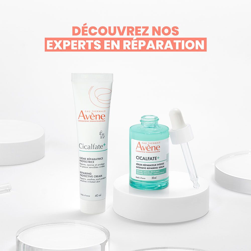 Flacon de sérum et crème sur socles. Texte : Découvrez nos experts en réparation.