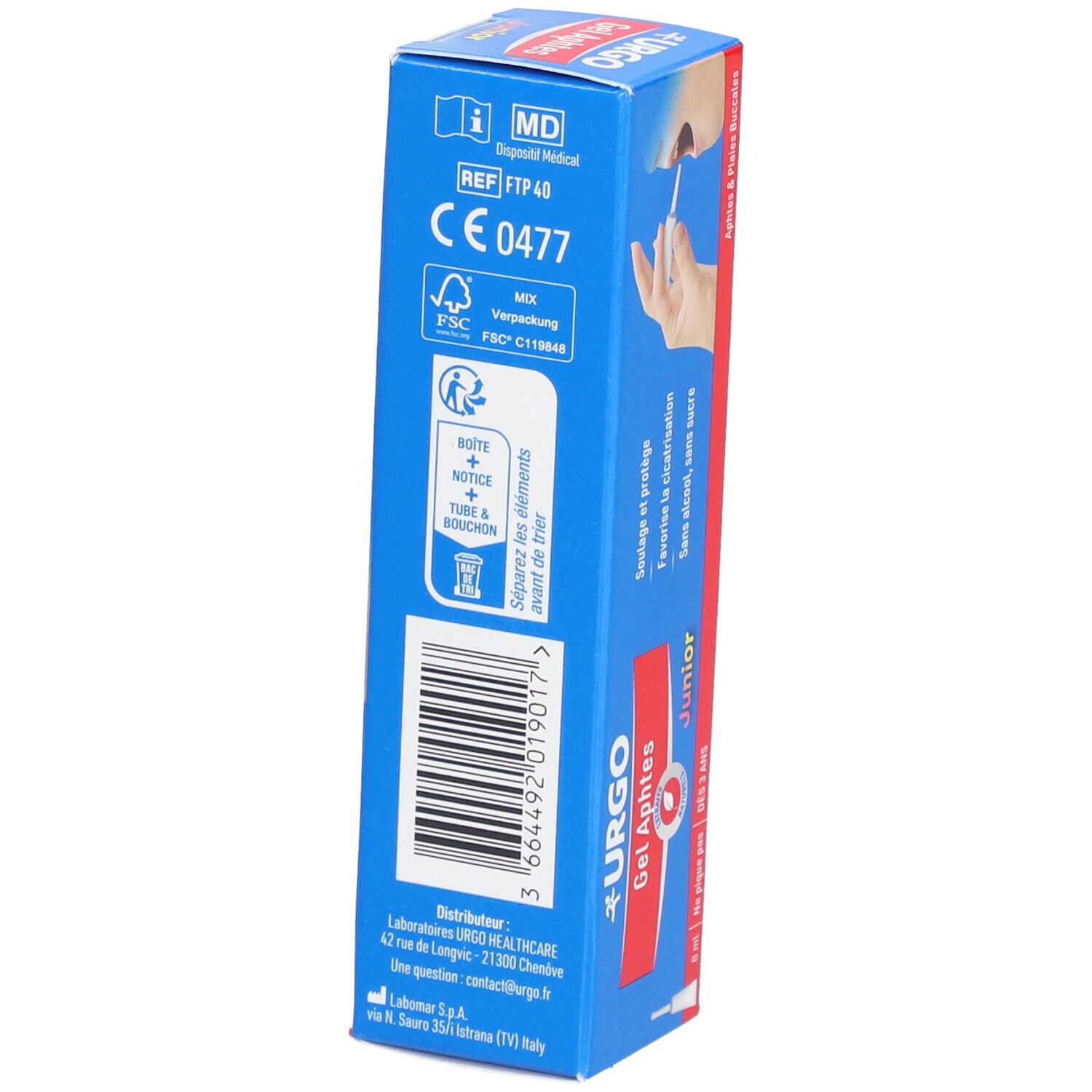 Boîte bleue, produit URGO Gel Aphtes Junior. Texte: Aphtes & Plaies Buccales. Code-barres et certifications.