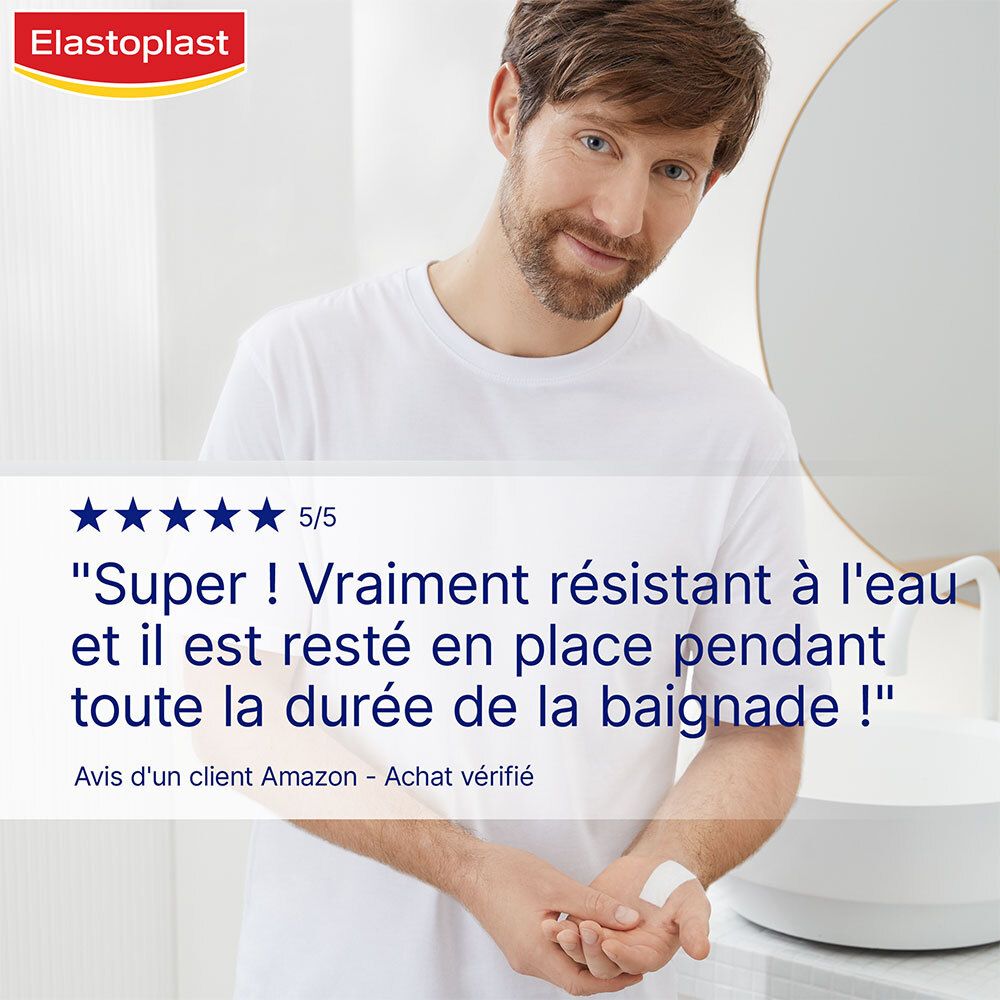 Homme avec pansement sur la main. Texte: Super! Résistant à l'eau et reste en place. Avis client Amazon.