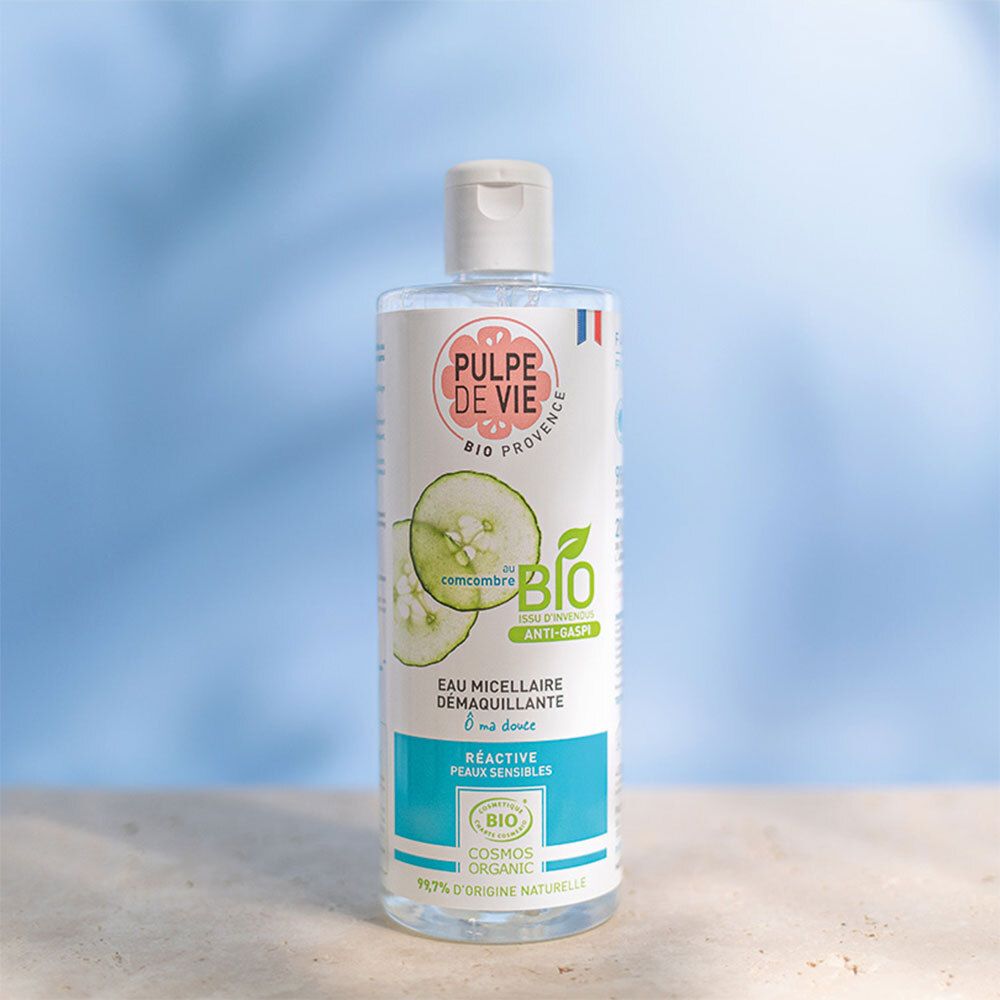 PULPE DE VIE Eau micellaire apaisante à la camomille, pour peaux réactives, 400ml, en extérieur.